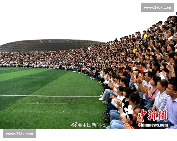 徐嘉余发文晒毕业照：从泳池 “鱼雷” 到校园 “学霸”，世锦赛备战再出发！