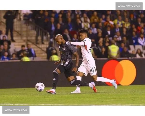 麦卡利斯特揭秘欧冠冲突!登贝莱穿裆嘲讽险酿大祸 麦卡利斯特揭秘欧冠冲突!登贝莱穿裆嘲讽险酿大祸